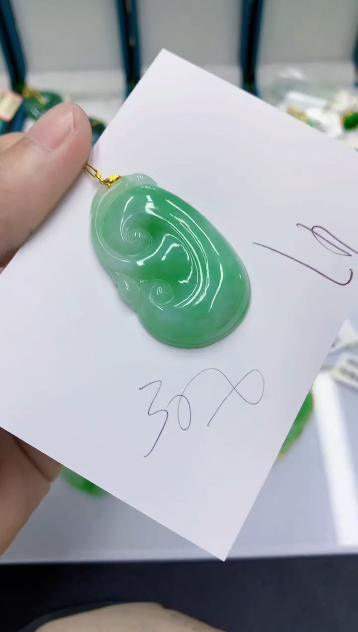 颈饰18K金镶嵌翡翠翡翠