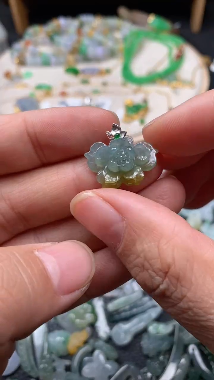 【闪购商品】翡翠颈饰18K金镶嵌翡翠净货27007