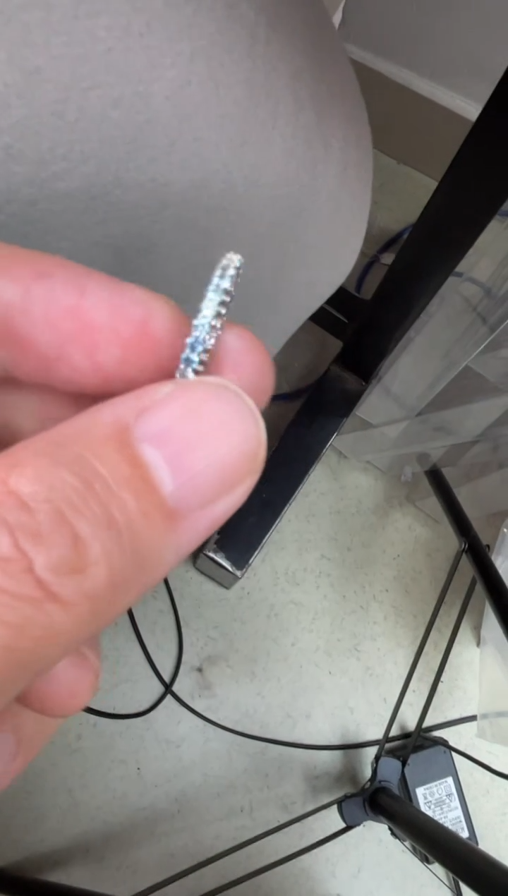 蓝宝石戒指18K金镶嵌羽青色蓝宝石戒指