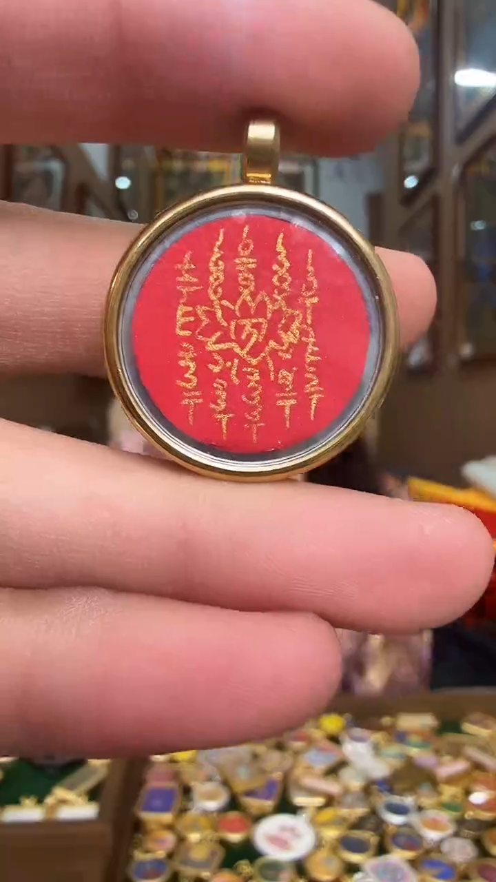 吊坠五条经书-热贡纯手绘唐卡