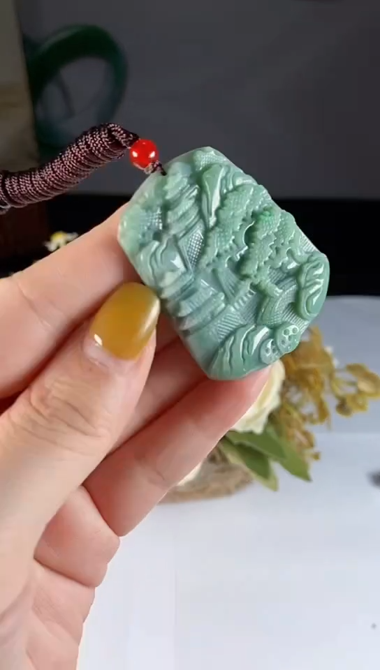 翡翠未镶嵌颈饰0000000000000000