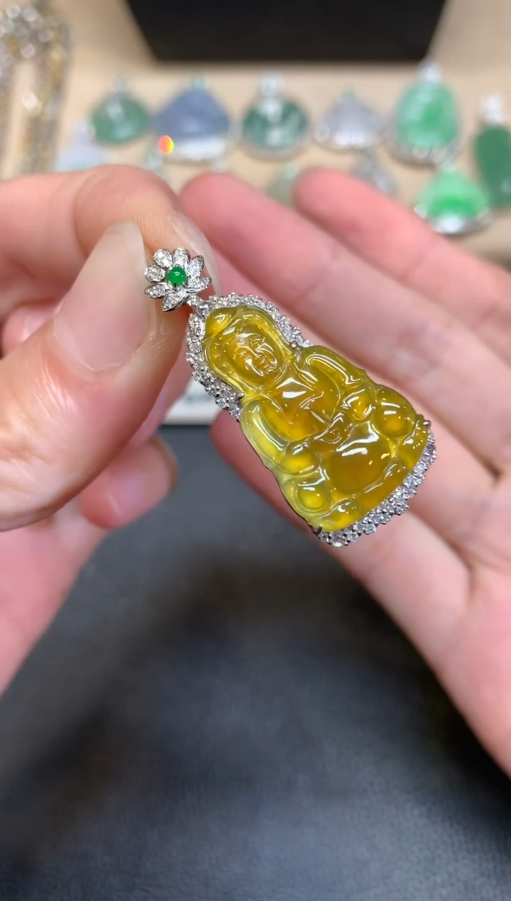 【闪购商品】翡翠颈饰18K金镶嵌观音【无服务费】