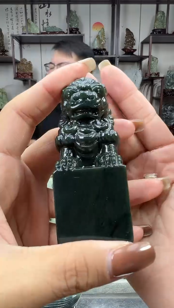 未镶嵌和田玉把件180