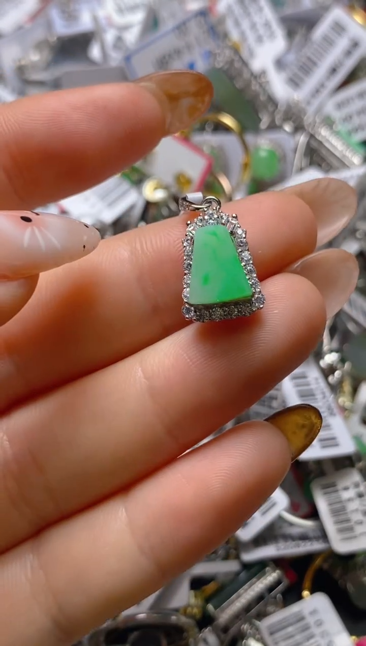 银S925镶嵌戒指翡翠百内无证书