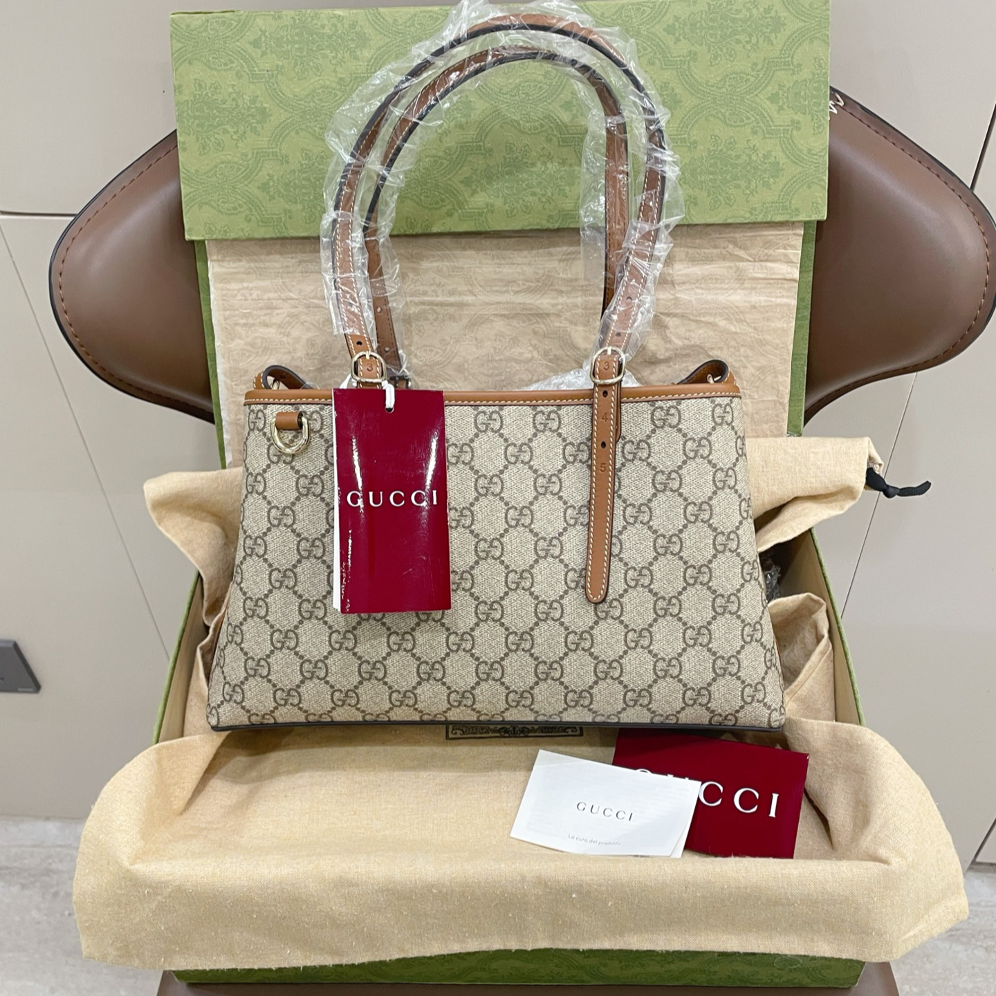 99新 GUCCI/古驰 99新Emblem托特手提包