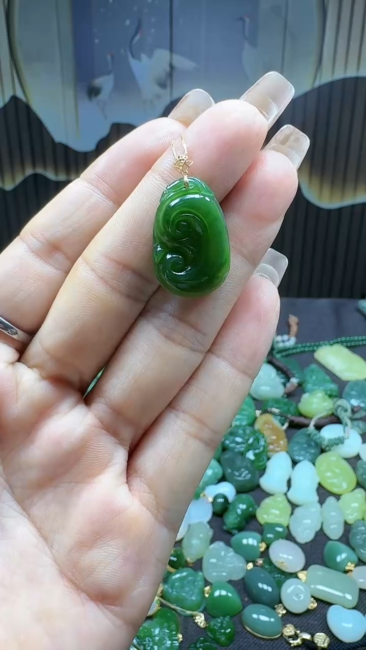 和田玉18K金镶嵌吊坠(不含链)1