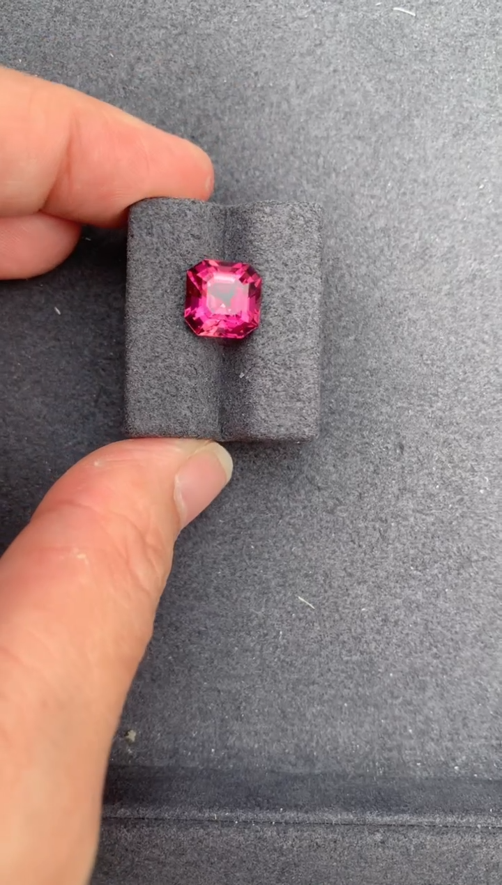 【闪购商品】碧玺裸石未镶嵌3.5ct卢比莱