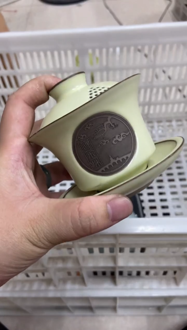 杯无运费险有瑕疵的摄影的产品有使用过的痕迹有点脏介意勿拍