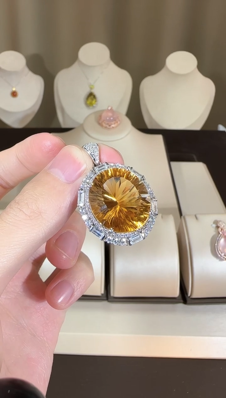 【闪购商品】黄晶颈饰银S925镶嵌18*20mm