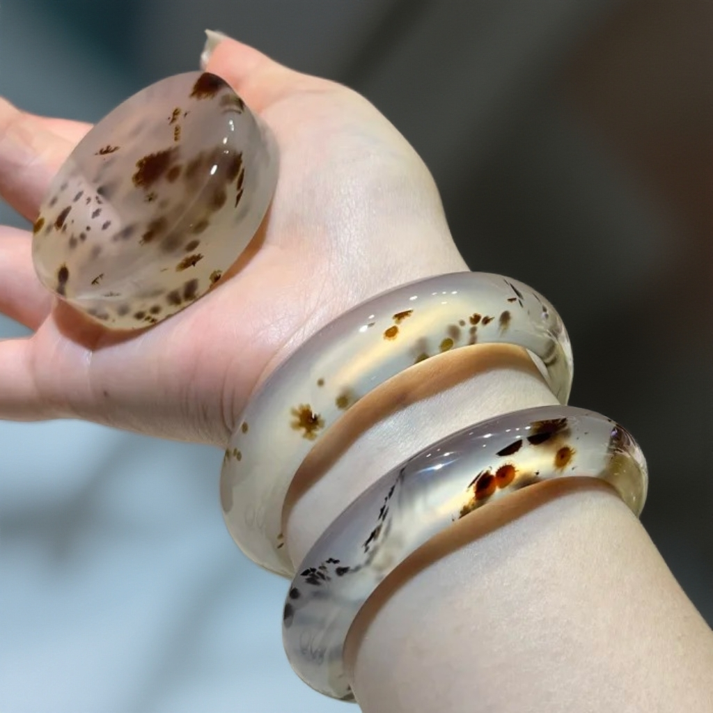 天然玛瑙手镯（测量圈口请看图片）