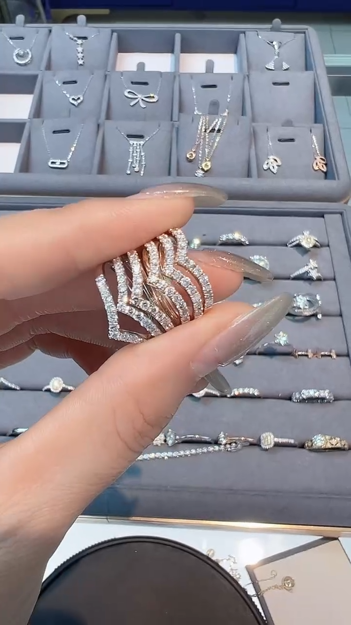 【闪购商品】钻石戒指/指环18K金镶嵌多样性发一