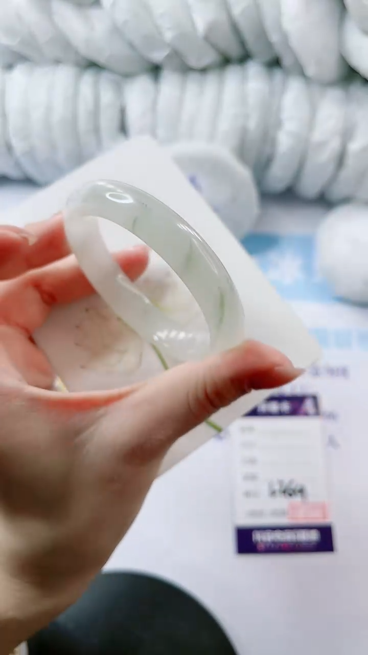 【闪购商品】石英质玉手镯未镶嵌多样性发货L269