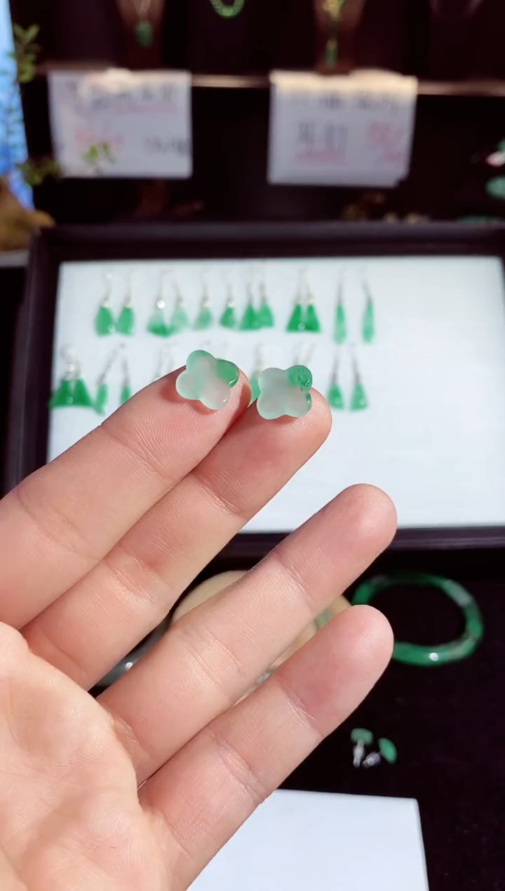 【闪购商品】石英质玉耳钉未镶嵌耳钉