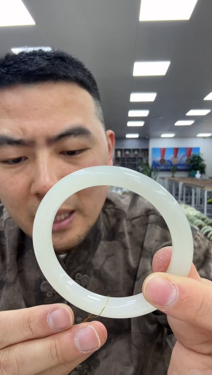 【闪购商品】和田玉手镯未镶嵌62  534