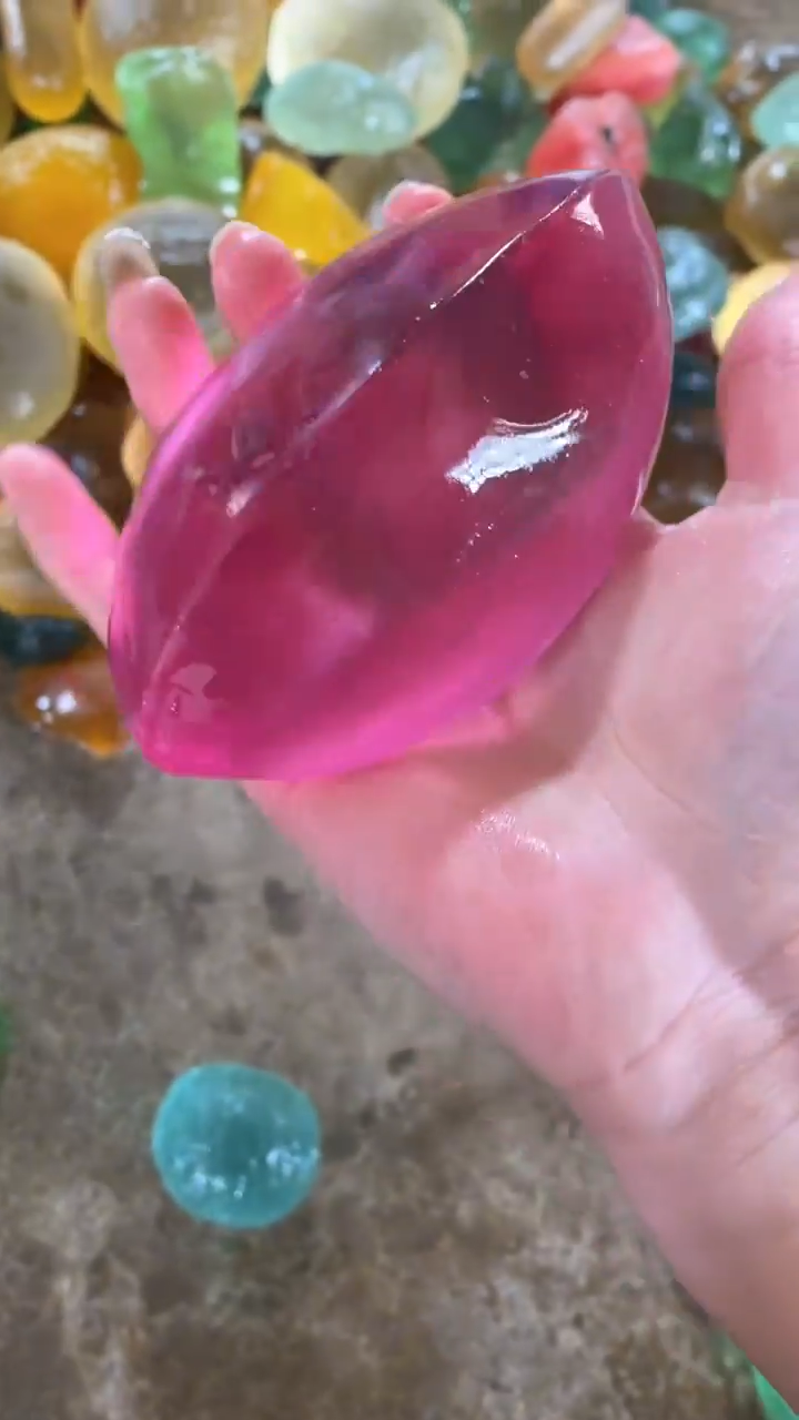 新疆五彩石原石摆件