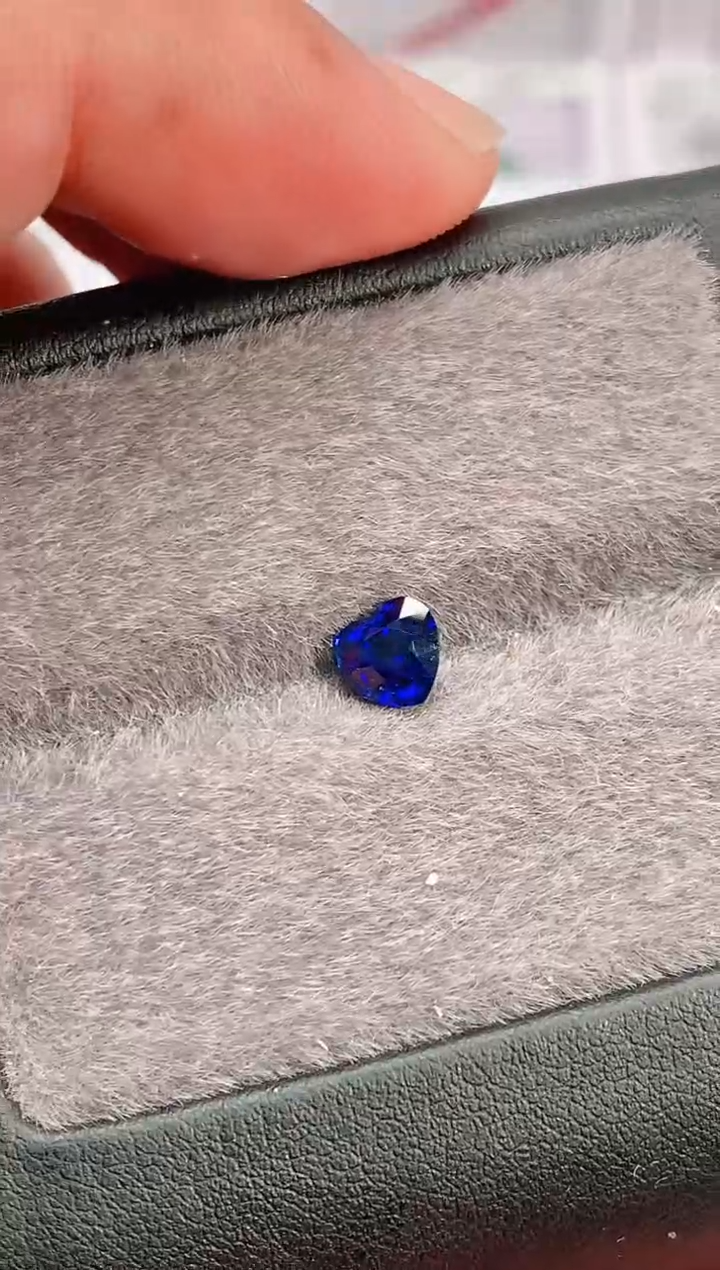 裸石蓝宝石1.03-4500天然皇家蓝蓝宝石