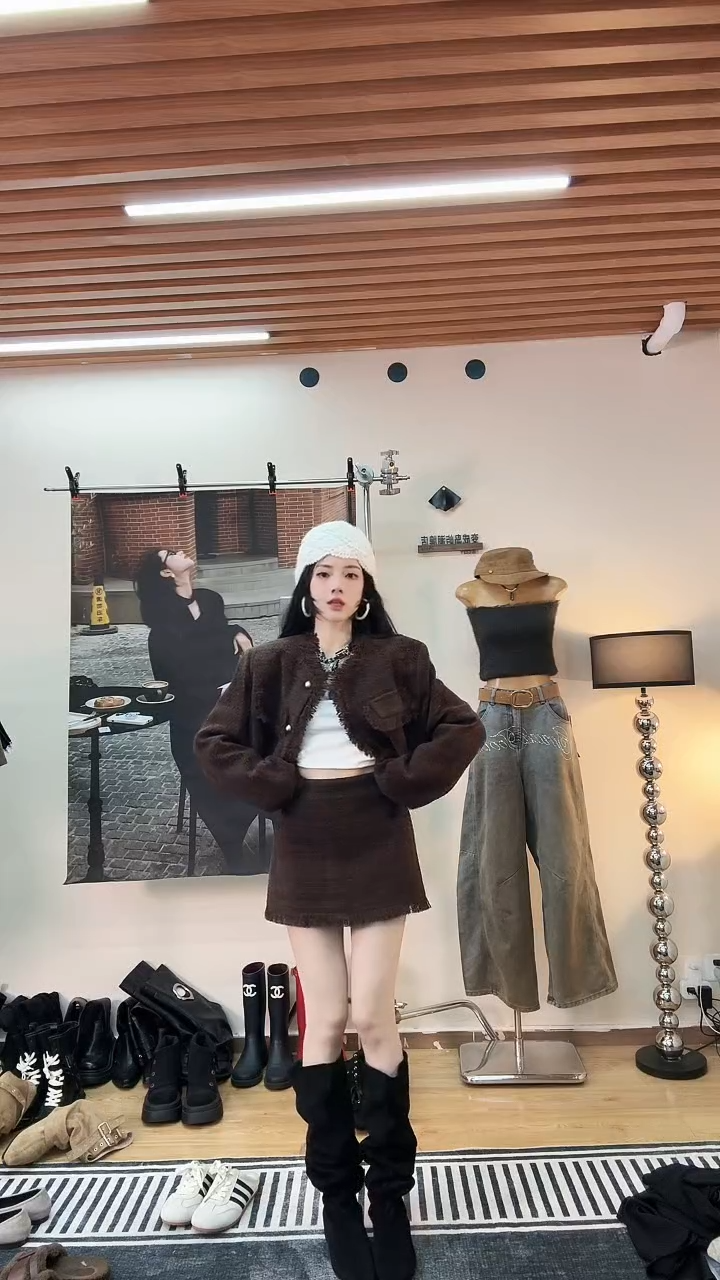 2026变成岛屿新年福利款小香风套装咖色（SM备注码数）