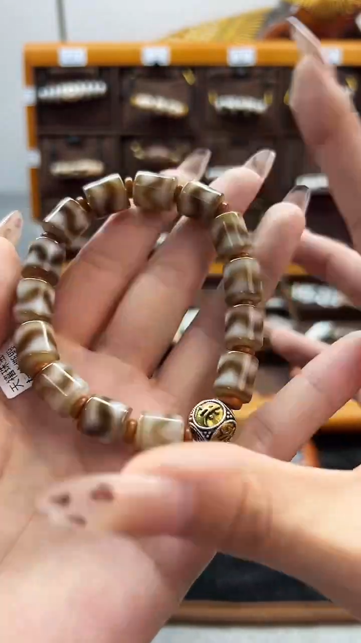 玛瑙/玉髓（覆膜）颈饰合金172.（微瑕）