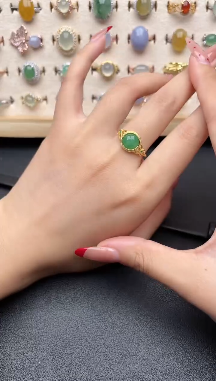 【闪购商品】翡翠戒指银S925镶嵌一物一证一礼盒