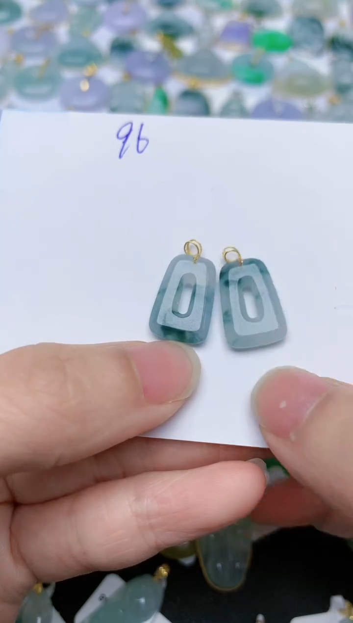 【闪购商品】翡翠颈饰18K金镶嵌天然翡翠A货    