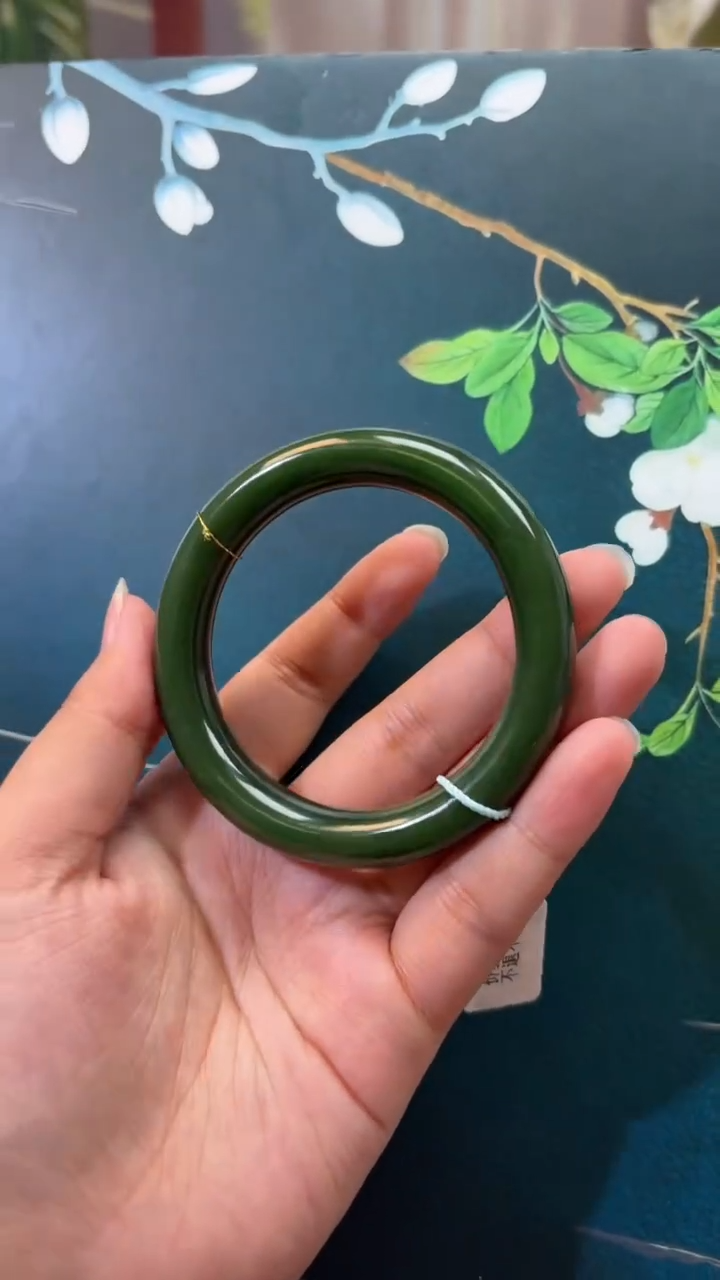 未镶嵌手镯和田玉手镯