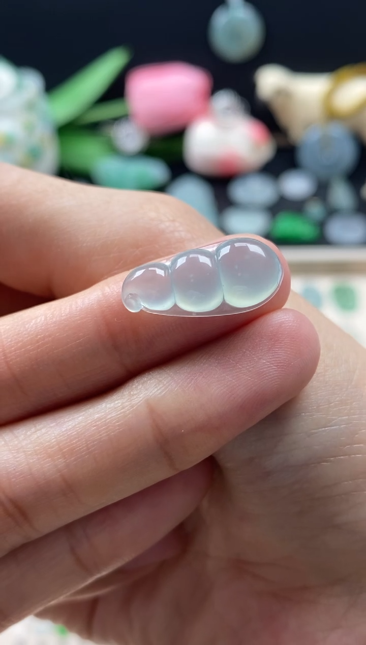 【闪购商品】翡翠颈饰未镶嵌翡翠冰晴福豆