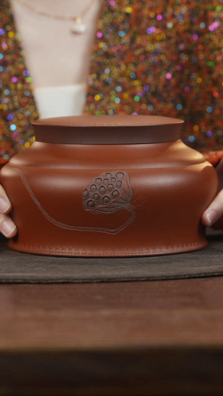 【闪购商品】紫砂茶叶罐平盖朱泥刻莲蓬茶叶罐