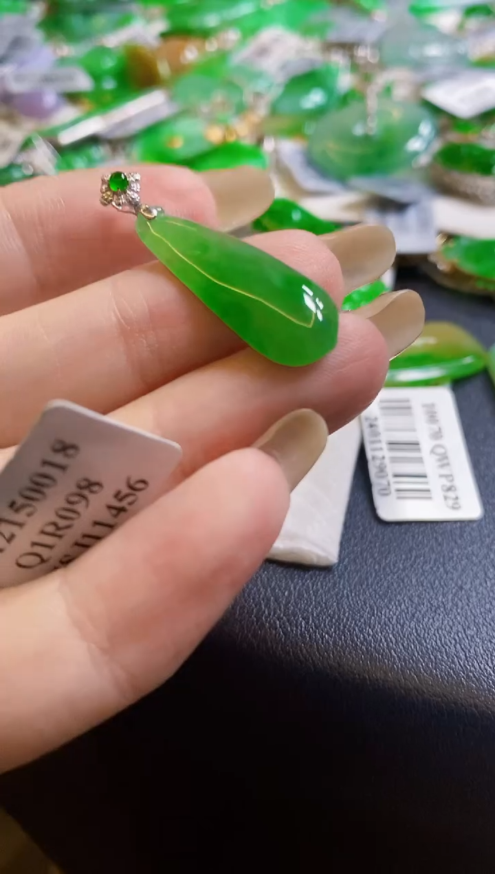 【闪购商品】定制翡翠18K金镶嵌瓜