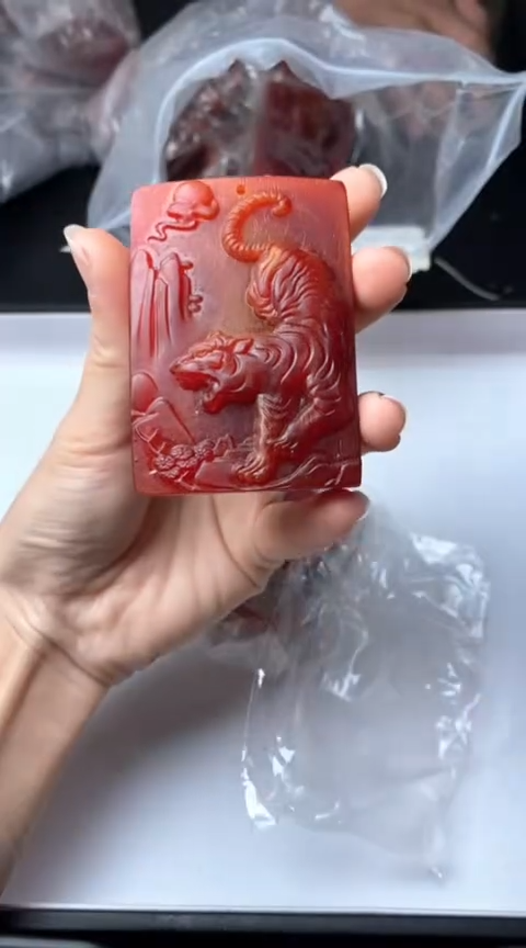 所见即所得96雕刻虎牌