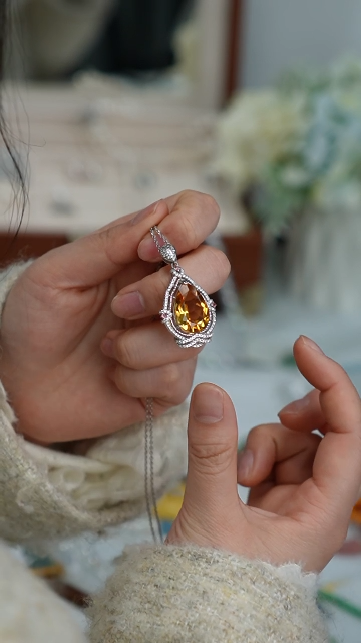 【闪购商品】黄晶项链银S925镶嵌项链