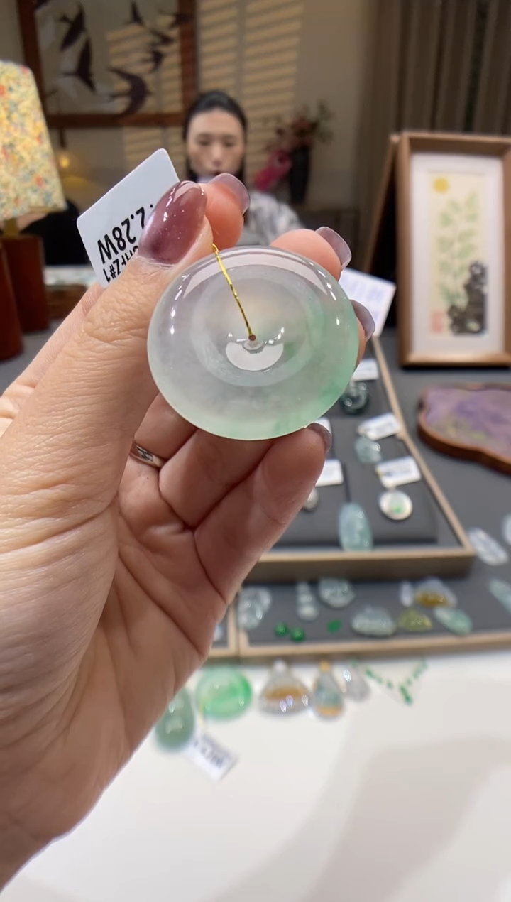 【闪购商品】翡翠颈饰未镶嵌平安扣