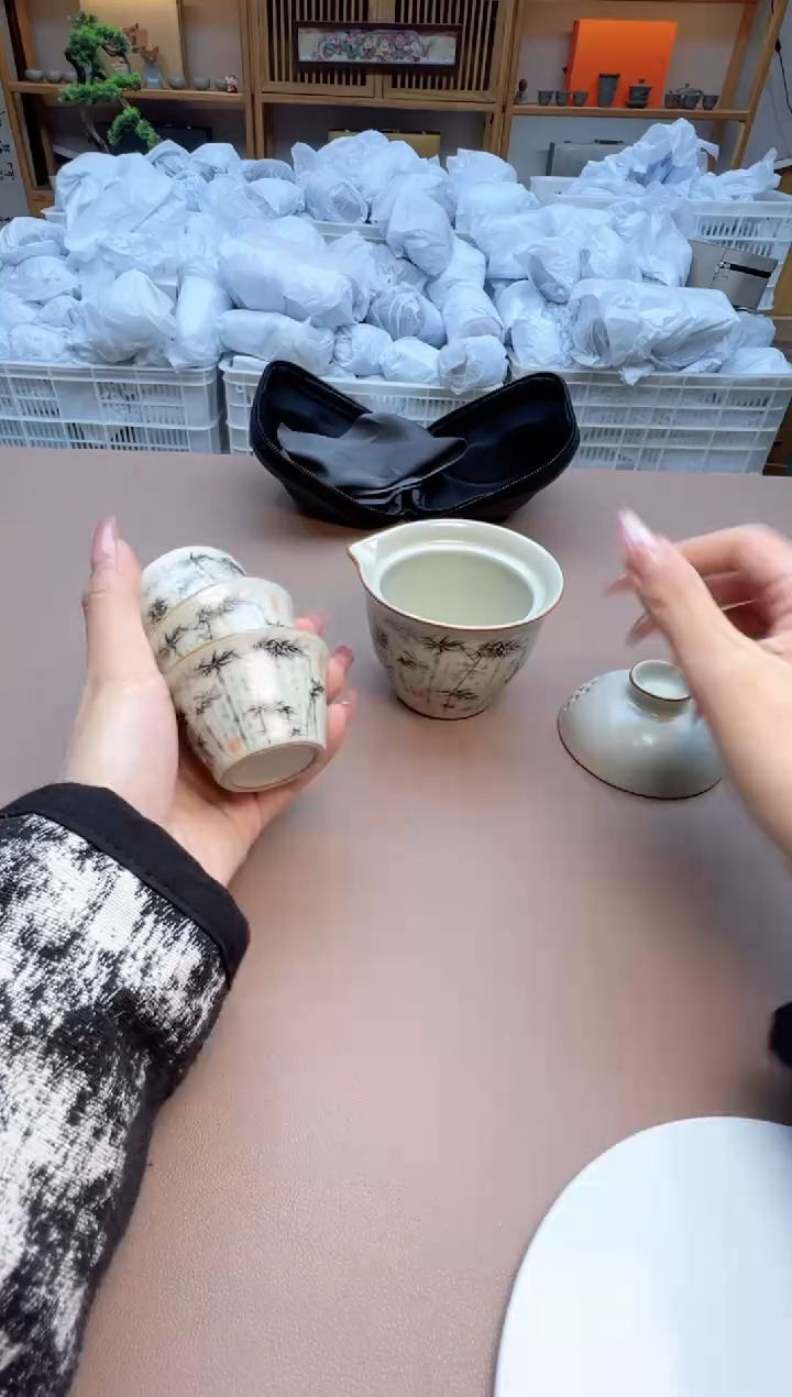 【闪购商品】摆件瓷制品S1111111111111