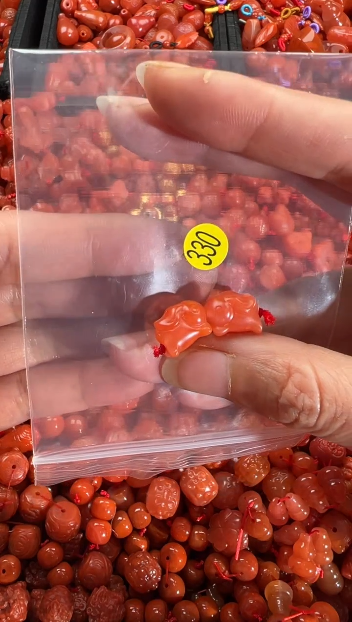 【闪购商品】南红玛瑙颈饰未镶嵌1