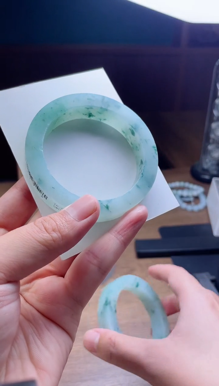 未镶嵌手镯定制翡翠慢*慢定制