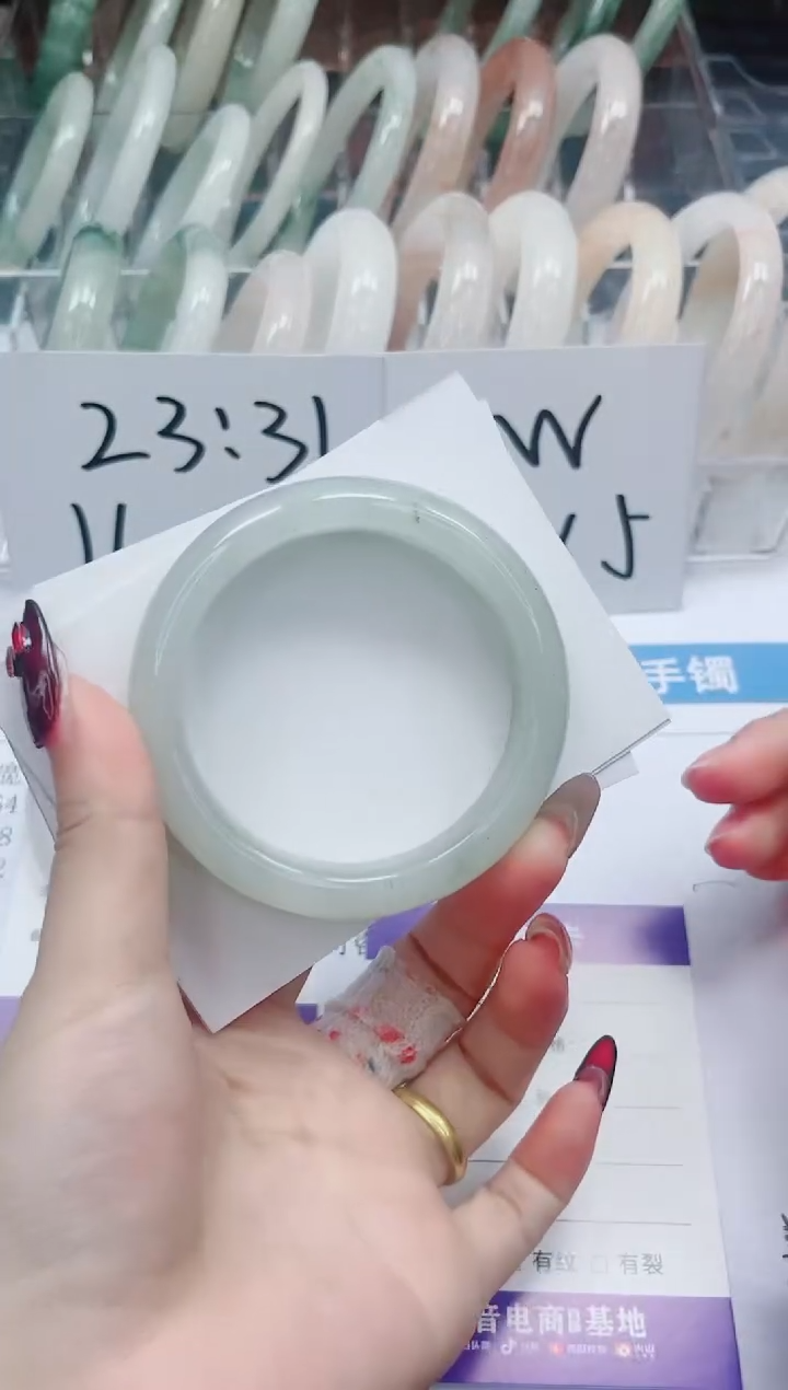 【闪购商品】石英质玉手镯未镶嵌143-54