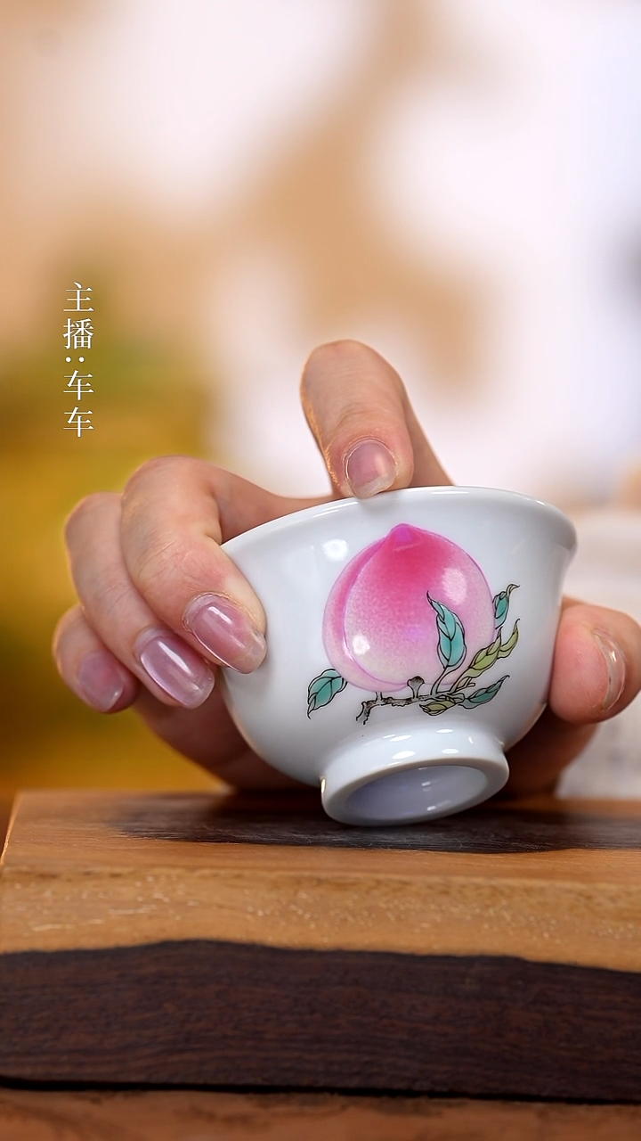 手工瓷器，每只不同 
