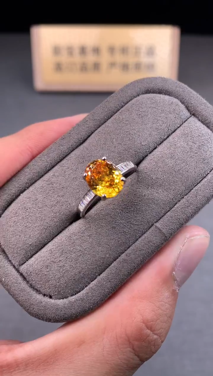 银S925镶嵌戒指黄色碧玺2222