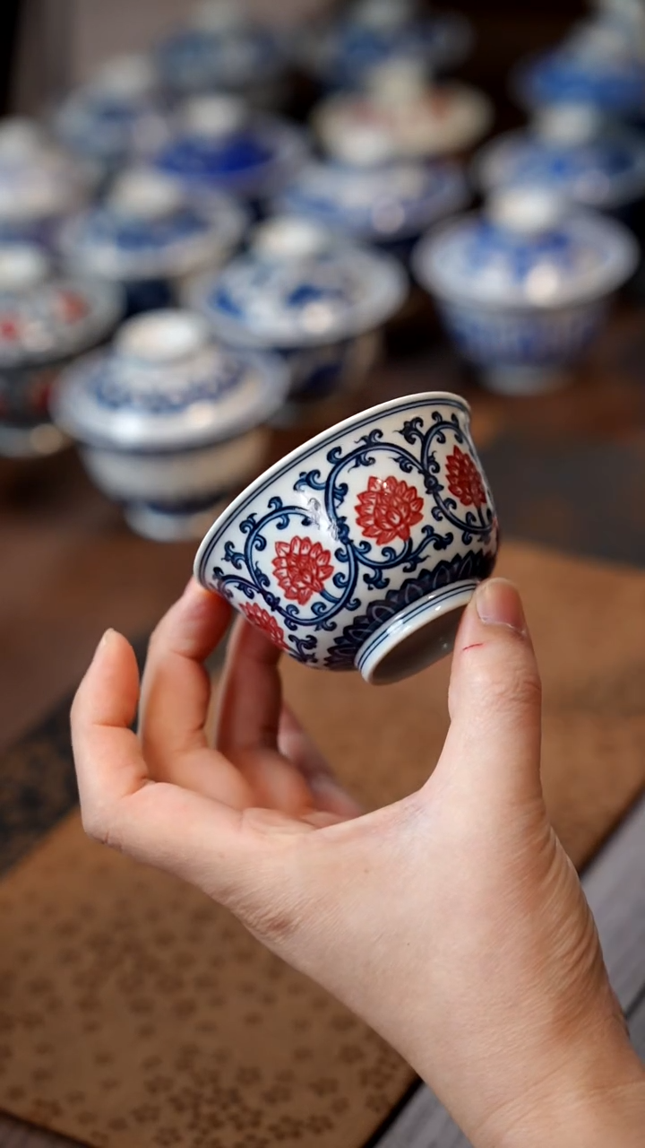 釉里红双勾莲压手1111