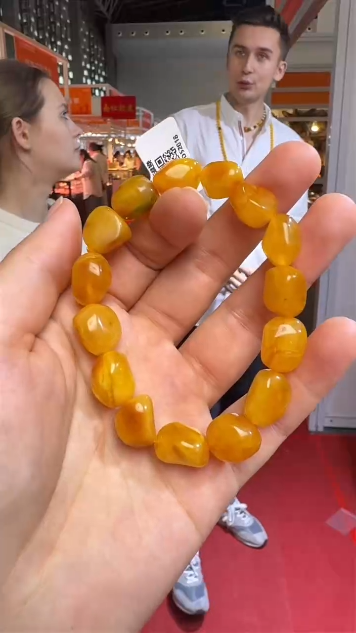 未镶嵌琥珀手链上海珠宝展假一罚十