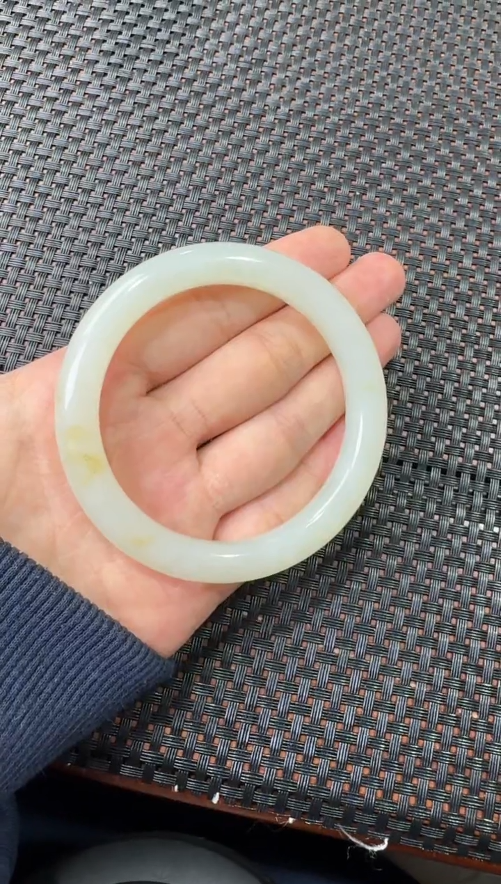 未镶嵌手镯和田玉向*金山糖白55圈口