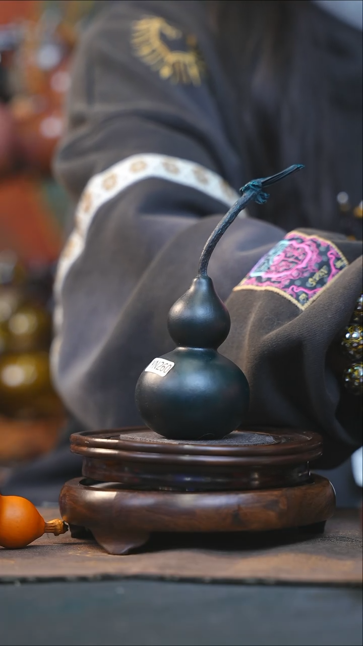 【闪购商品】YN260大漆精致小手捻(未开口）