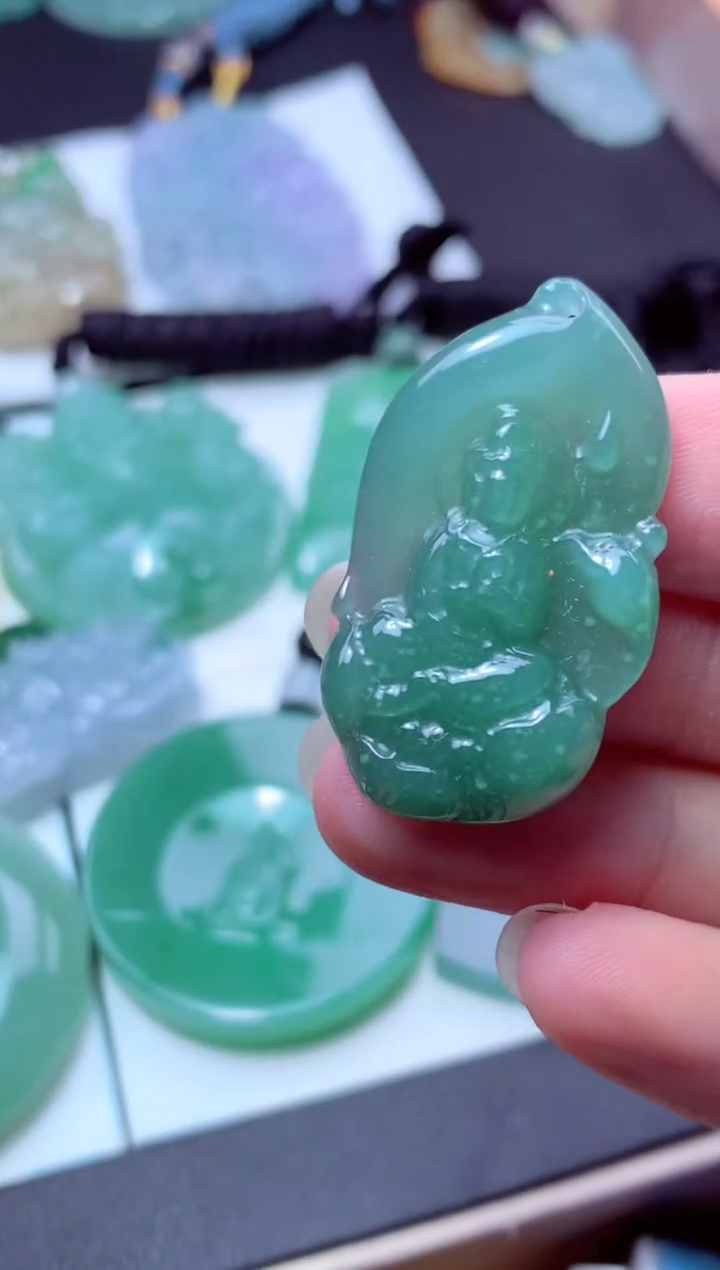 颈饰未镶嵌翡翠天然翡翠A货 