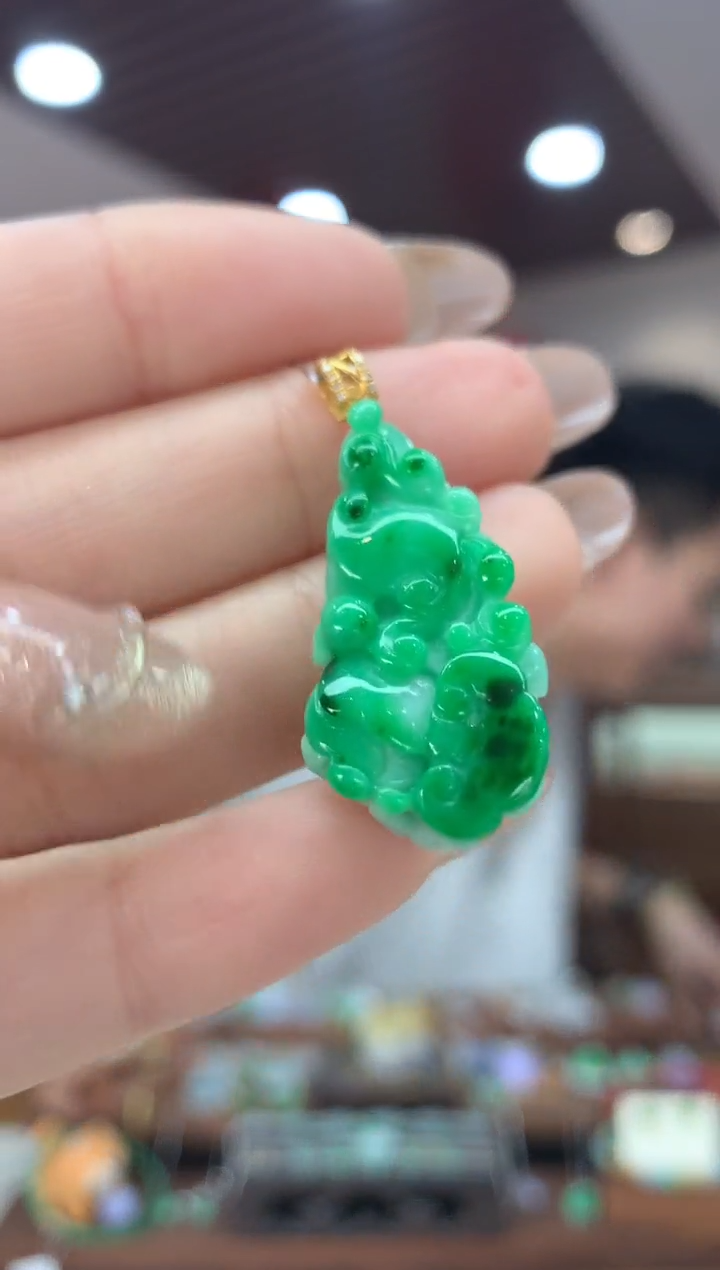 【闪购商品】翡翠吊坠(不含链)18K金镶嵌白菜