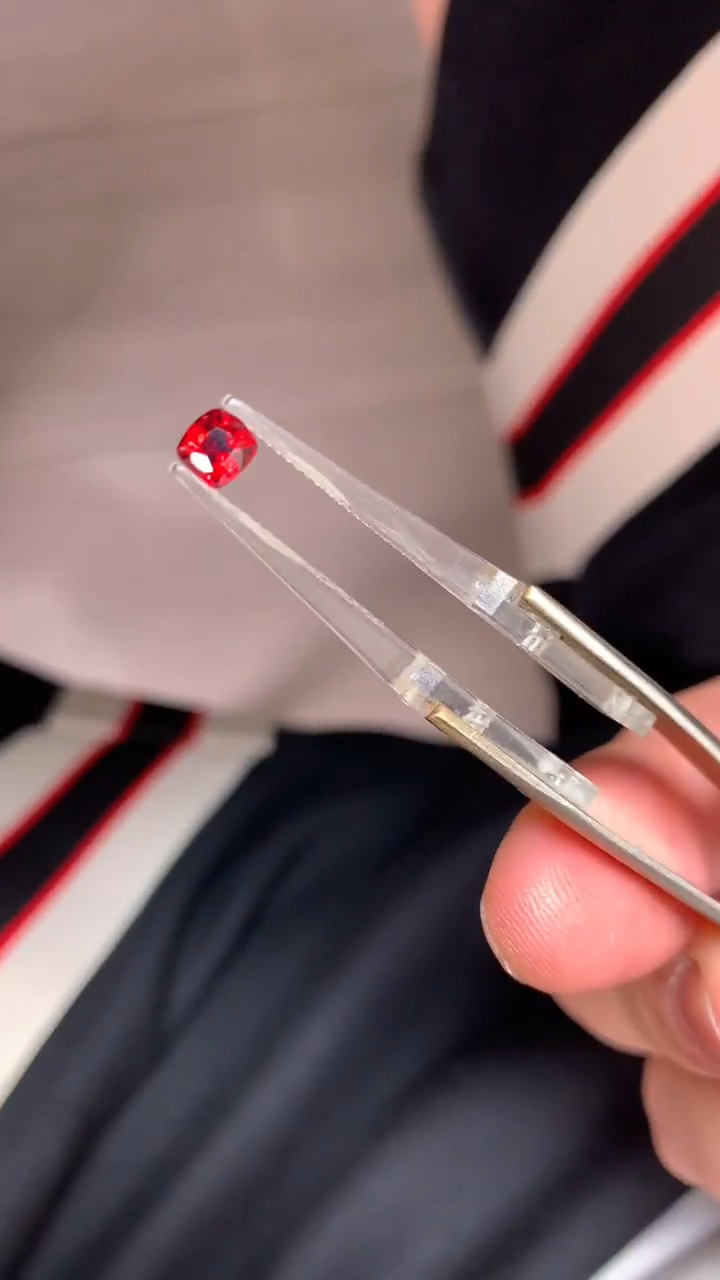 裸石未镶嵌尖晶石60分