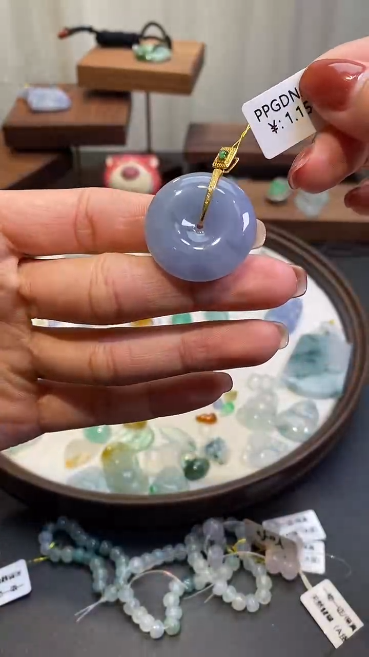 【闪购商品】翡翠颈饰18K金镶嵌平安扣