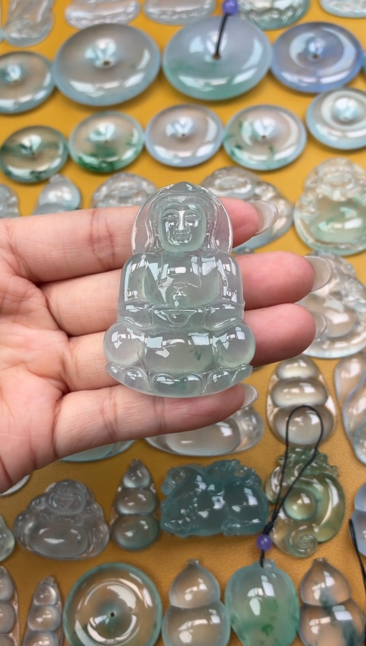 吊坠(不含链)未镶嵌翡翠淼*观音 55 37.6 6.6