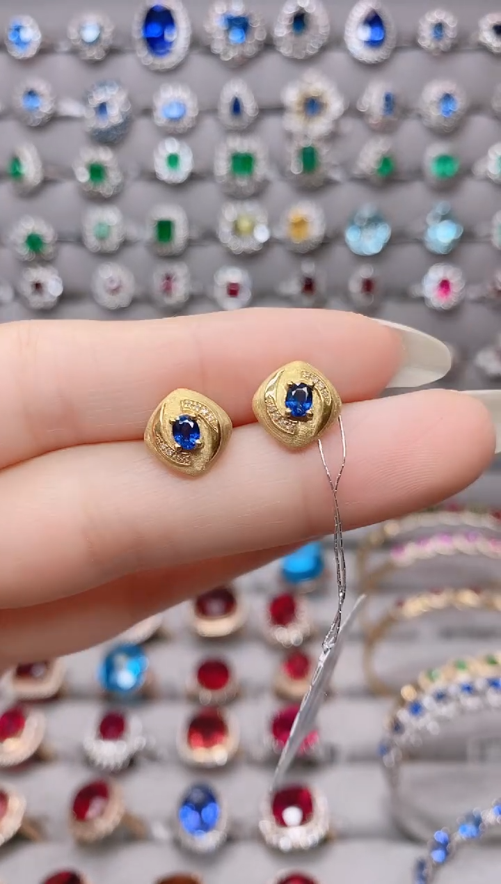 【闪购商品】蓝宝石18K金耳饰18K金镶嵌1