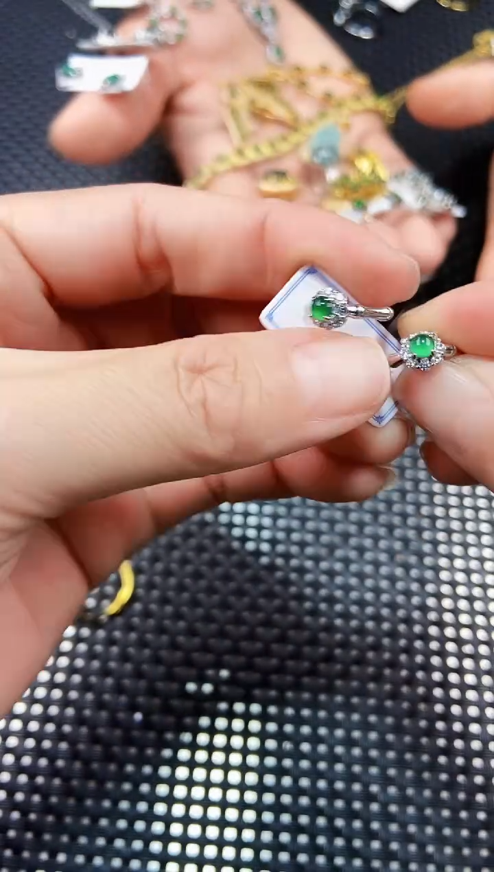 【闪购商品】翡翠耳饰未镶嵌111111111