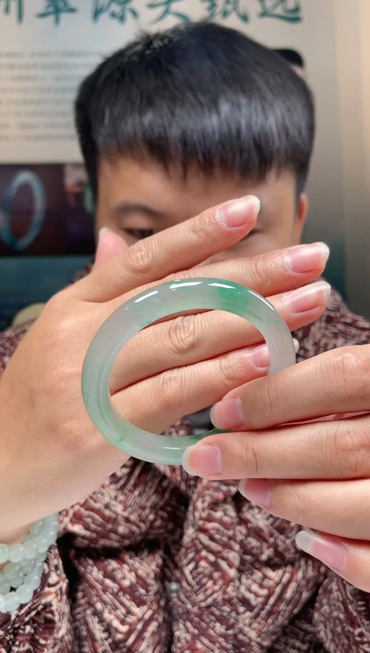 【闪购商品】石英质玉手镯未镶嵌非洲翠手镯多样性发货  