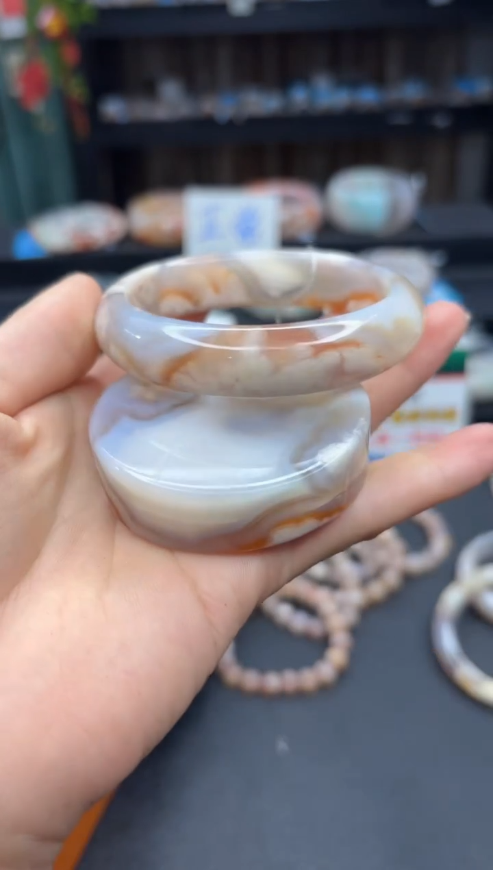 【闪购商品】石英质玉手镯未镶嵌269（58圈贈送鐲心）